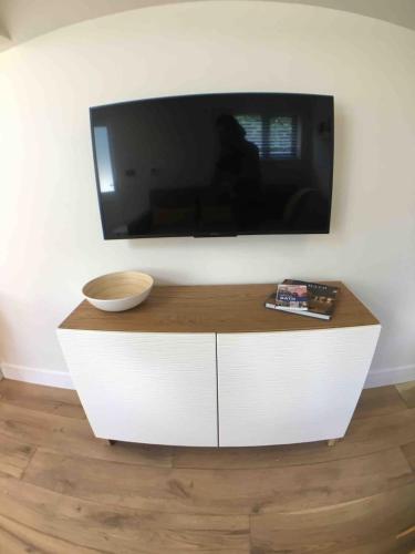 Self contained 1 bed house v near centre, parking, Бат (фото 6)