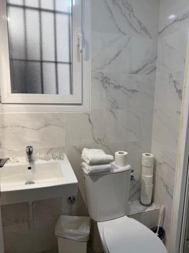 Three-Bedroom Apartment (8 Adults) image 1