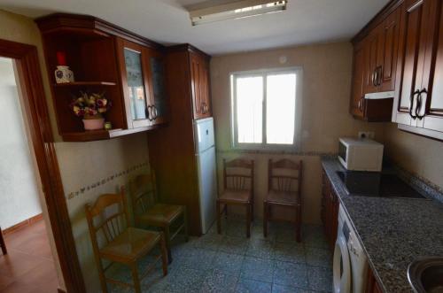 Kitchen, Villa de hermanos in Urueña