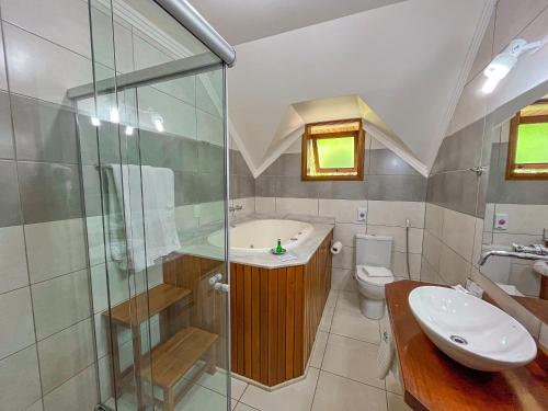 Suite with Air Conditioner image 4