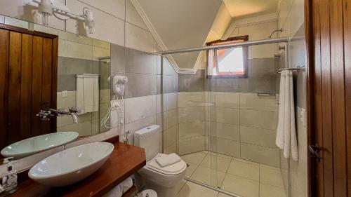 Suite with Air Conditioner image 10