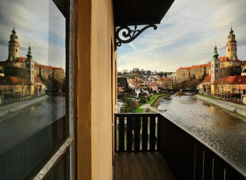 Comfort Double or Twin Room with River View image 4