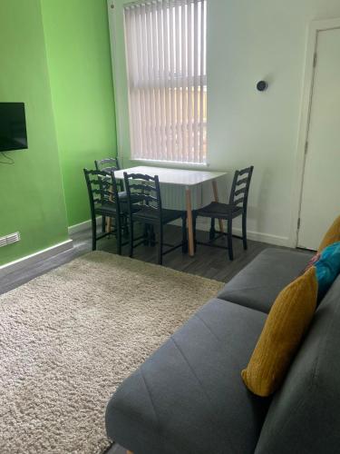 4 Bed Spacious Home - Perfect For Families & Contractors in 哈茨希尔