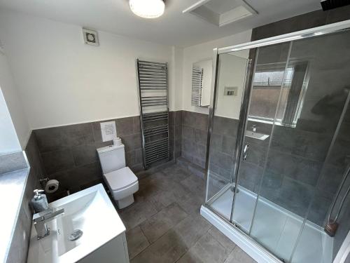 4 Bed Spacious Home - Perfect For Families & Contractors in 哈茨希尔