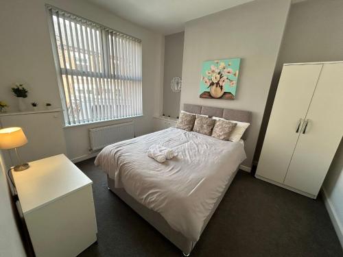 4 Bed Spacious Home - Perfect For Families & Contractors in 哈茨希尔