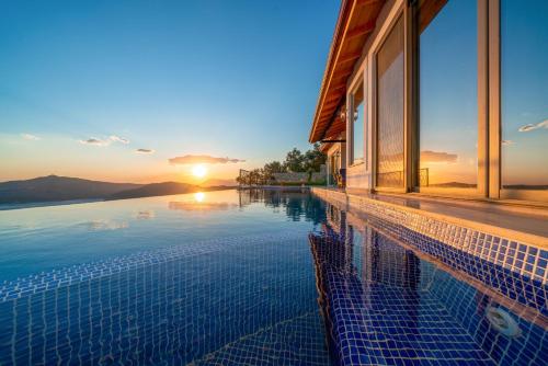 Three-Bedroom Villa image 10