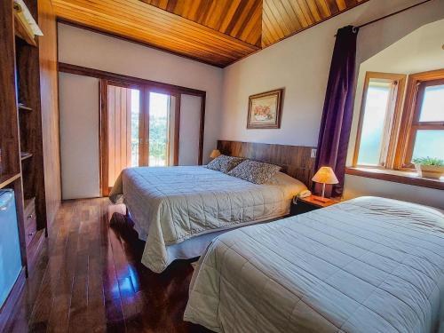 Luxury Triple Room With Mountain View image 3