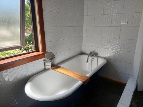 Hostal Pirineos in 瓦爾迪維亞市中心