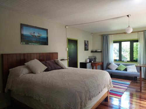 Hostal Pirineos in 瓦爾迪維亞市中心