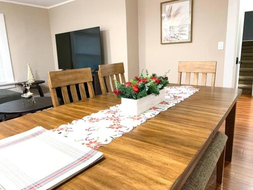 Lovely 1 BD downtown 2F apt in quite neighborhood in มอนต์แคลร์