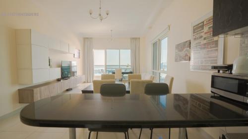 April OFFER Huge 1BKH 4people & high floor, Dubai (foto 5)