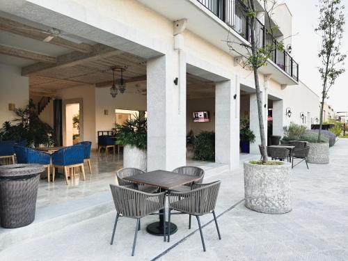 ห้องอาหาร, 3Bedrooms-5 min Downtown-Wifi-Pool-Jacuzzi-Parking in ริงโกนาดา เด โลส บัลโกเนส