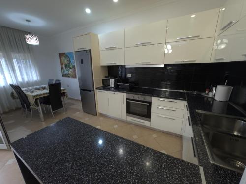 Veranda Center Apartment, Tirana (photo 6)