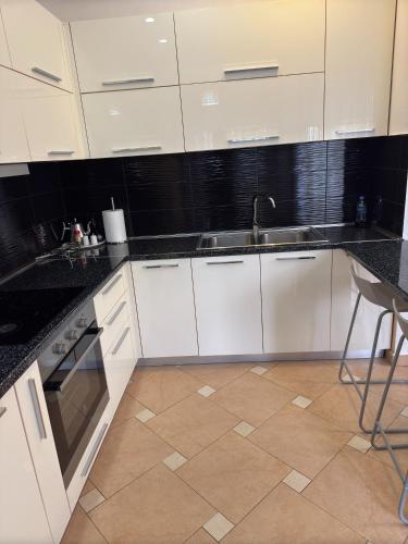 Veranda Center Apartment, Tirana (photo 7)