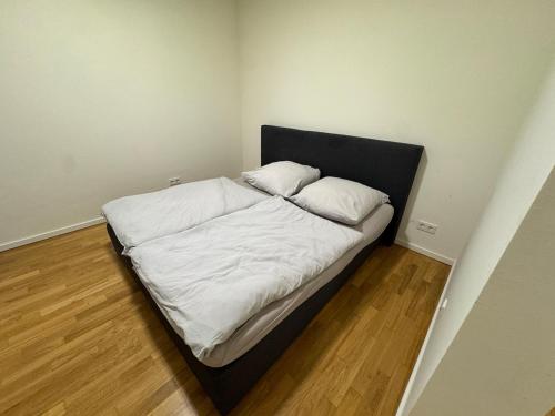 Berlin Apartment Genthiner 3, Берлин (фото 10)