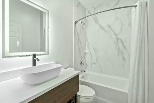 Quality Inn & Suites Columbia Harbison - image 9