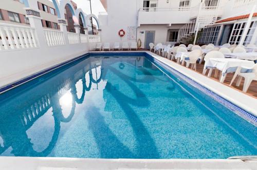 สระว่ายน้ำ, โรงแรมอปาร์ตาเมนโตส ลักซ์ มาร์ (Hotel Apartamentos Lux Mar) in อิบิซา