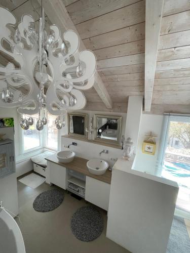 浴室, Architekten-Villa, moderne 220qm, 4 Schlafzimmer, Garten in 申貝格