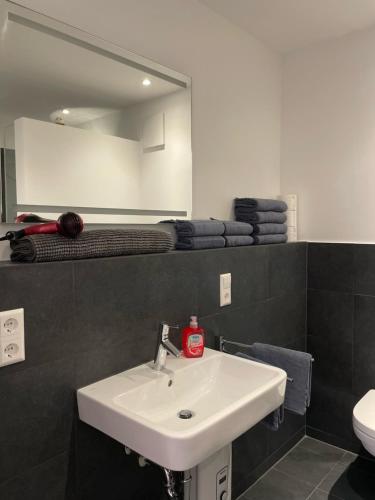 Apartment "London" in Erftstadt - 3 Zimmer & 63qm - nahe Köln, Messe, Phantasialand & Bonn - Familienurlaub oder Business Trip Apartment "London" in Erftstadt - 3 Zimmer & 63qm - nahe Köln, Messe, Phantasialand & Bonn - Familienurlaub oder Business Trip