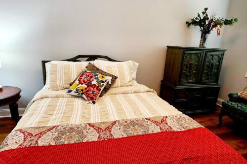 Charming Cute Convenient 2 mi to Downtown and UGA - image 7