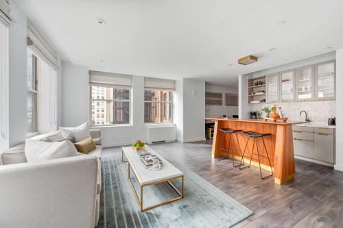 17John in New York (NY)