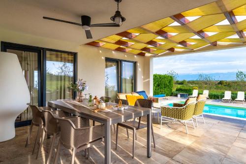 Balcony/terrace, Villa Royal Green Four in Briševo