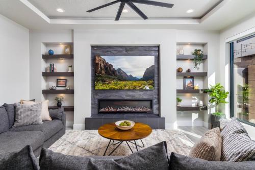 Desert Sands l Private Spa l Sleeps Twelve