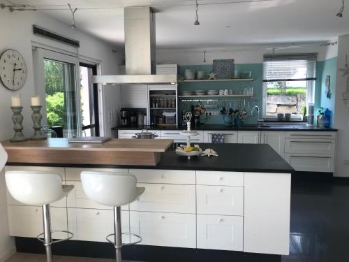 廚房, Architekten-Villa, moderne 220qm, 4 Schlafzimmer, Garten in 申貝格