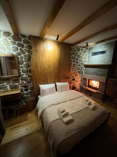 634481254 Hotel Ambassador Voskopojë