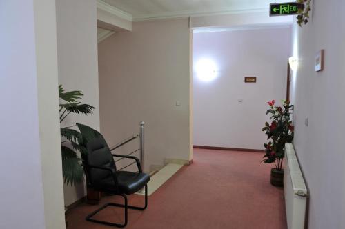 Viesnīcas āriene, Vila Oxa in Postenje