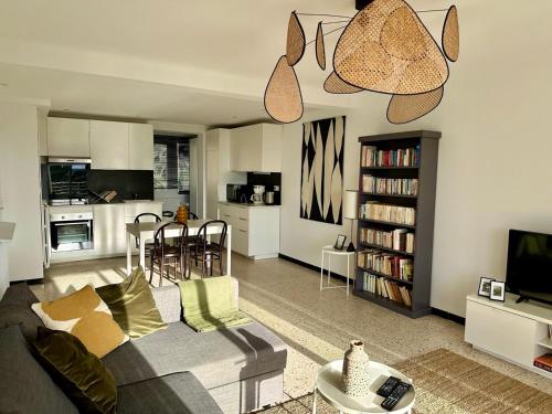 C078-Superb apt in Cannes - Sea view - 6 people - Tap to explore photos
