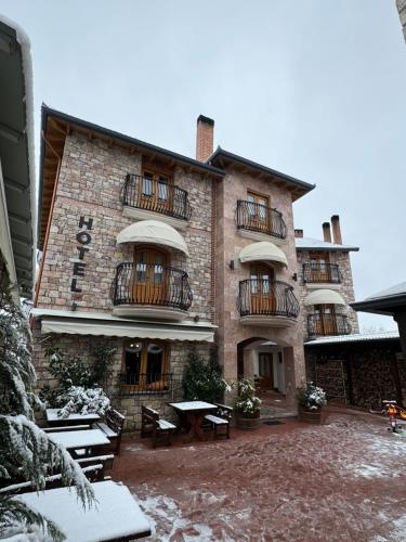 634483588 Hotel Ambassador Voskopojë