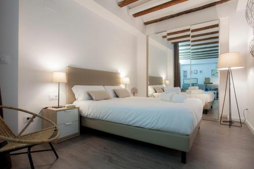 SingularStays Mercado Central