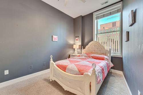 Heart of Dtwn Omaha Historical Apt with Perks Heart of Dtwn Omaha Historical Apt with Perks