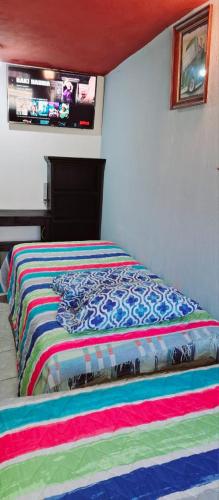 1 double bed, 1 twin bed