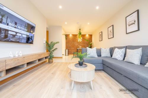 Belfast Quarters- 5th Floor Gem! in แซนดี โรว์ แอเรีย