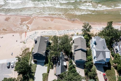 North Shore Private Beach Frontage in Ferrysburg