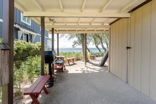 North Shore Private Beach Frontage - image 8