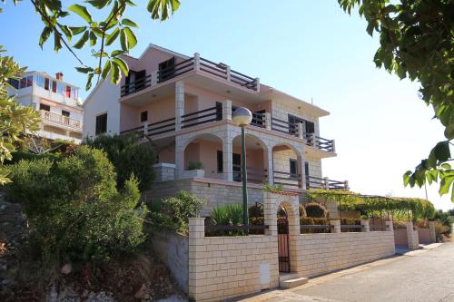 Apartments by the sea Zavalatica Korcula - 9137 - image 3
