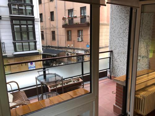 Suite en apartamento privado terraza centro, Bilbao (photo 3)