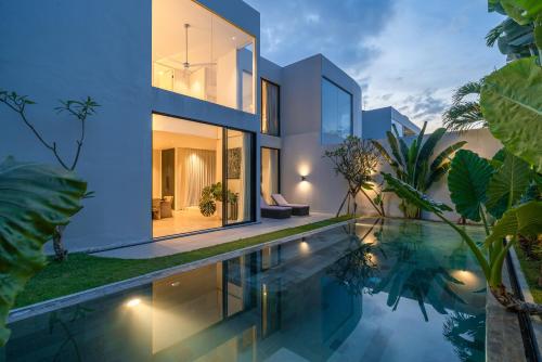Three-Bedroom Villa image 9