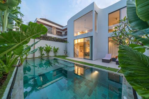 Three-Bedroom Villa image 2