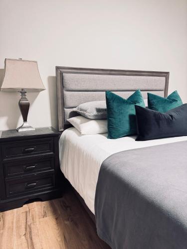 Modern Queen Room Private Ensuite Vancouver West, Vancouver