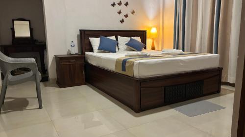 Deluxe Double Room image 2