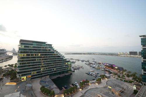 Prestigeo Suites – khách sạn tại Bãi biển Al Raha