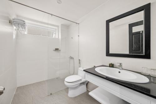 Deluxe Double Room image 1
