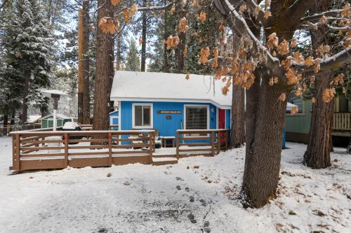Brown Bear Inn - Cute and cozy home in a beautiful neighborhood, close to downtown Big Bear in Big Bear Lake, USA