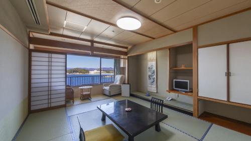 Yanagiya – Shirahama, MO
