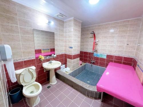 room detail thumbnail 2