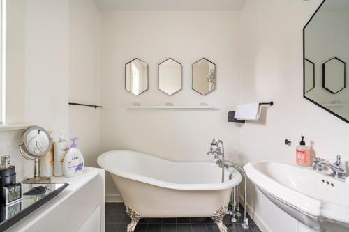 The Slabtown Loft - Local Coffee Shops, Eateries, Walkable